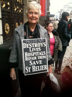 Maisie with placard outside Royal Academy